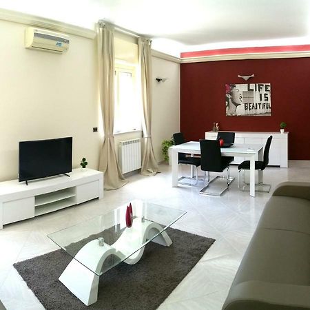 My Place 锡拉库扎 外观 照片